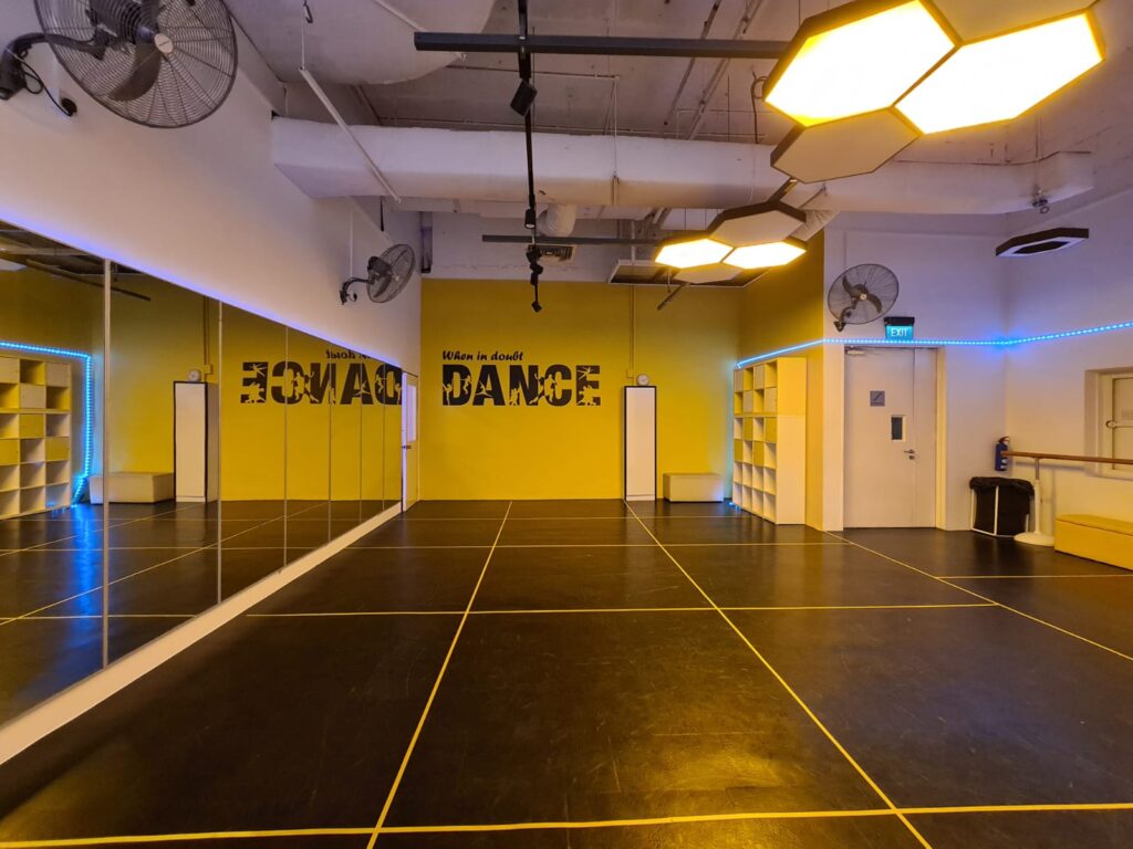 Studio B Night Mode - Rent Dance Studio